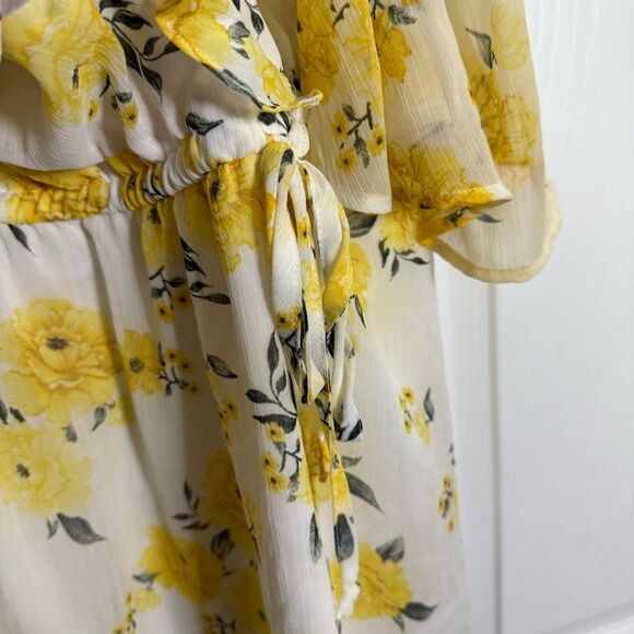 Torrid Yellow Floral Off-Shoulder Wrap Blouse 1X - Picture 6 of 8